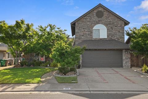300 Evergreen Dr, Lodi, CA 95242 photo 1