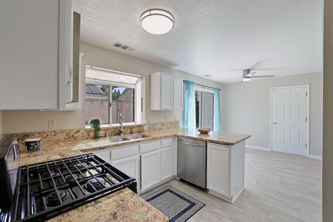 1932 Cobblestone Mnr, Modesto, CA 95355 photo 10