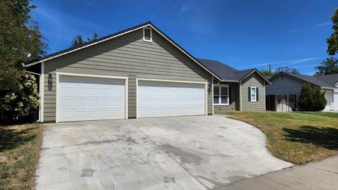2030 Pebblestone Dr, Red Bluff, CA 96080 photo 2