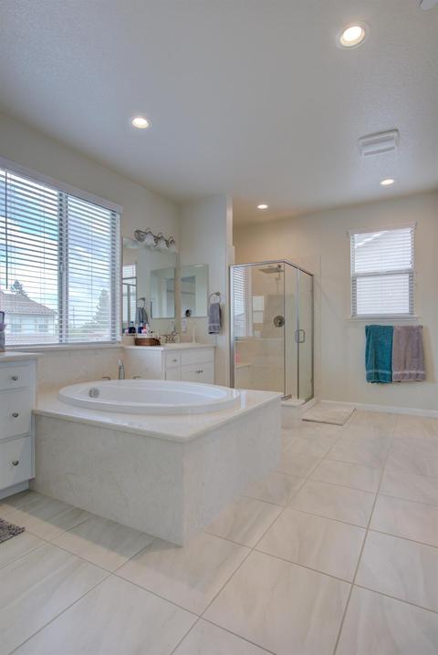 2204 Yellowhammer Ln, Modesto, CA 95355 photo 4