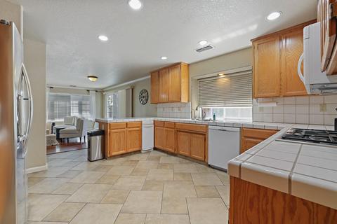 1809 Kit Fox Dr, Hughson, CA 95326 photo 10
