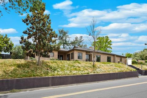 1122 Edgebrook Dr, Modesto, CA 95354 photo 1