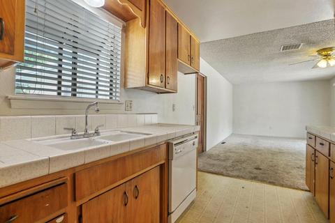 3201 Lisa Dr, Modesto, CA 95350 photo 12
