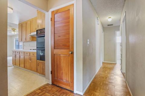 3201 Lisa Dr, Modesto, CA 95350 photo 8
