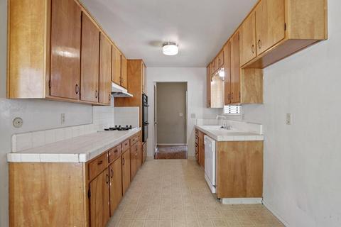 3201 Lisa Dr, Modesto, CA 95350 photo 9