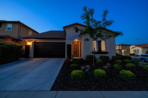 2153 Starlight Dr, Modesto, CA 95357 photo 2