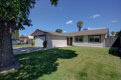 1017 Petaluma Dr, Modesto, CA 95351 photo 2