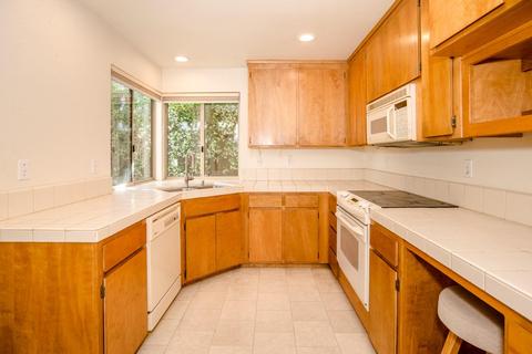 1011 Hacienda Ave, Davis, CA 95616 photo 4