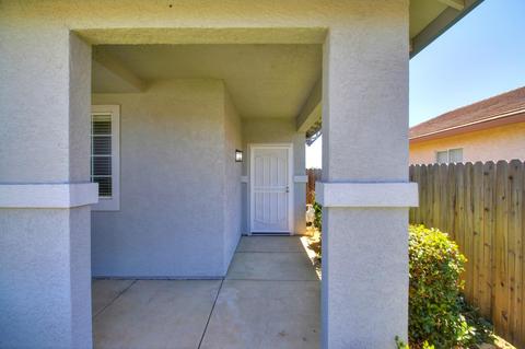924 Bateman Ct, Galt, CA 95632 photo 2