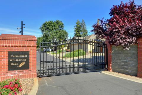 5219 Whisper Oaks Ln, Carmichael, CA 95608 photo 2