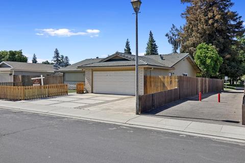 826 Cypress St, Manteca, CA 95336 photo 1