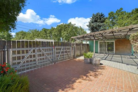 700 N School St, Lodi, CA 95240 photo 7