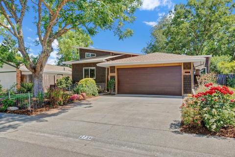 2736 Blackburn Dr, Davis, CA 95618 photo 2