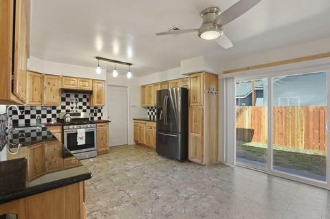 38 Manor Ave, Gustine, CA 95322 photo 9
