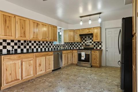 38 Manor Ave, Gustine, CA 95322 photo 11