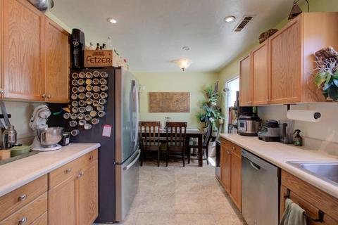 220 Parry Ave, Modesto, CA 95354 photo 8