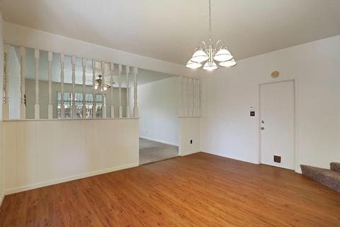 672 E Alameda St, Manteca, CA 95336 photo 10
