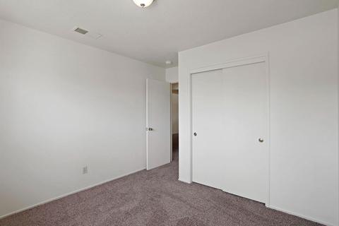 672 E Alameda St, Manteca, CA 95336 photo 22