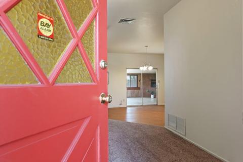 672 E Alameda St, Manteca, CA 95336 photo 3