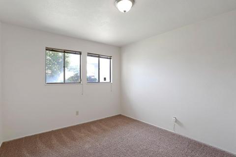 672 E Alameda St, Manteca, CA 95336 photo 24