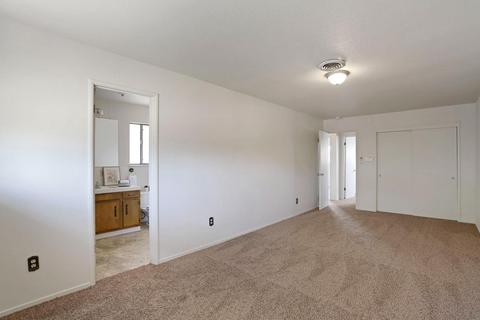 672 E Alameda St, Manteca, CA 95336 photo 18