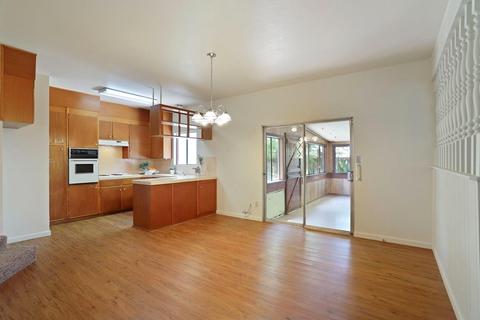672 E Alameda St, Manteca, CA 95336 photo 8