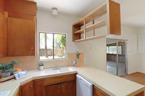 672 E Alameda St, Manteca, CA 95336 photo 7