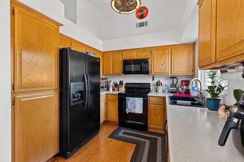 174 Lapwing Ln, Galt, CA 95632 photo 9