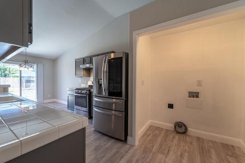 2705 River Valley Cir, Modesto, CA 95351 photo 13