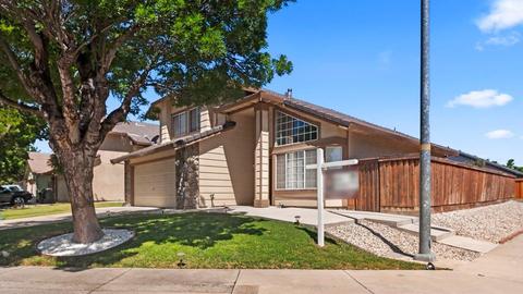 105 Machado Ct, Tracy, CA 95376 photo 2