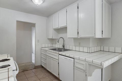 905 Lindsay Dr, Modesto, CA 95356 photo 13