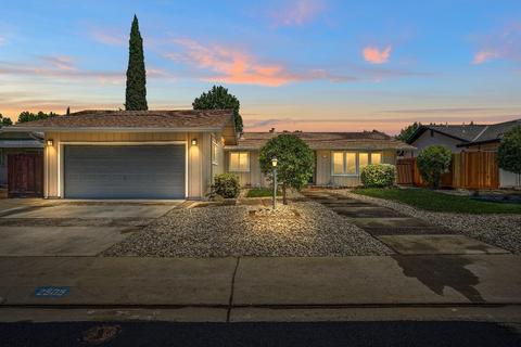 2505 Continental Dr, Modesto, CA 95355 photo 2