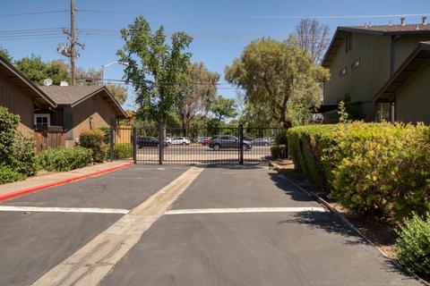 682 Shadowview Ct, Turlock, CA 95382 photo 32