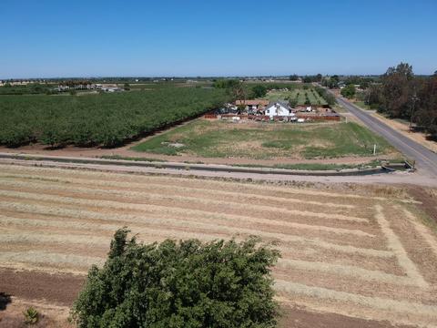 743 Orange Ave, Patterson, CA 95363 photo 1