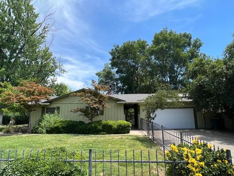 260 W 28th St, Merced, CA 95340 photo 1