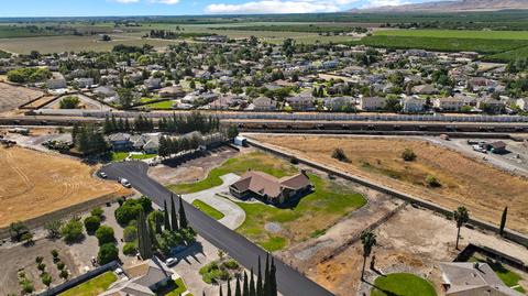 28045 S Traina Ct, Tracy, CA 95304 photo 5