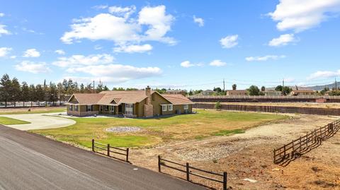 28045 S Traina Ct, Tracy, CA 95304 photo 2