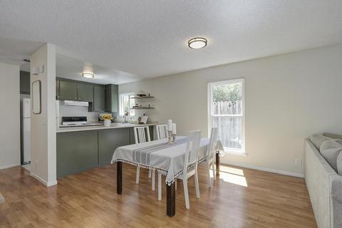 1215 Halifax Ave, Davis, CA 95616 photo 14