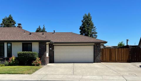 1310 April Pl, Manteca, CA 95336 photo 3