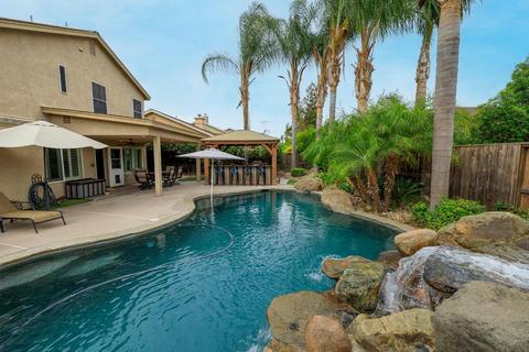 422 Memory Ln, Turlock, CA 95382 photo 2