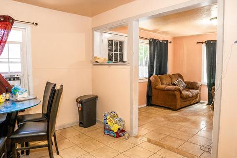 801 Watson Ave, Modesto, CA 95358 photo 9