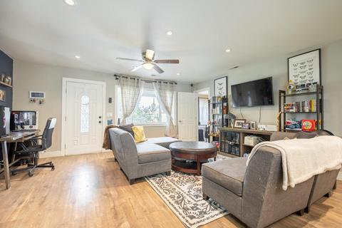 221 Phoenix Ave, Modesto, CA 95354 photo 2