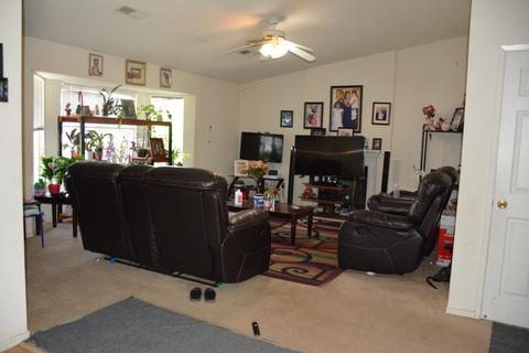 1400 Alicante Way, Madera, CA 93638 photo 4
