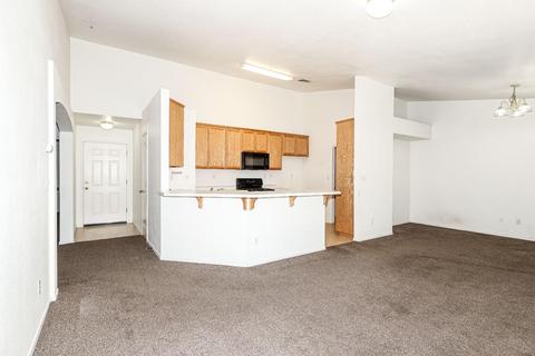 2130 W Solis St, Merced, CA 95348 photo 2
