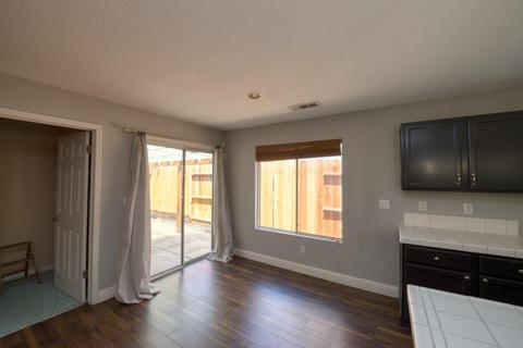 460 Red Robin Dr, Patterson, CA 95363 photo 6