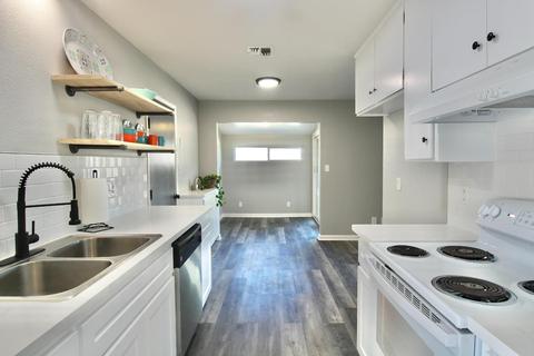 770 E B St, Oakdale, CA 95361 photo 4