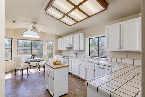 876 Doris Dr, Grass Valley, CA 95945 photo 7