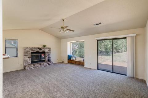 876 Doris Dr, Grass Valley, CA 95945 photo 5