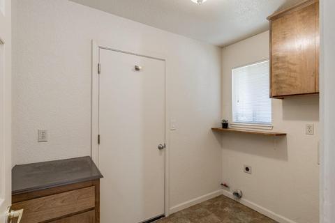 876 Doris Dr, Grass Valley, CA 95945 photo 24