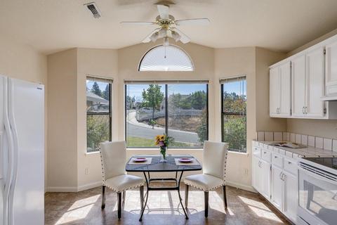 876 Doris Dr, Grass Valley, CA 95945 photo 8